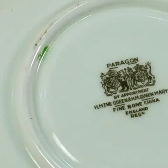 Paragon double warrant mark with two royal arms, By Appointment to H.M. The Queen and H.M. Queen Mary, Fine Bone China