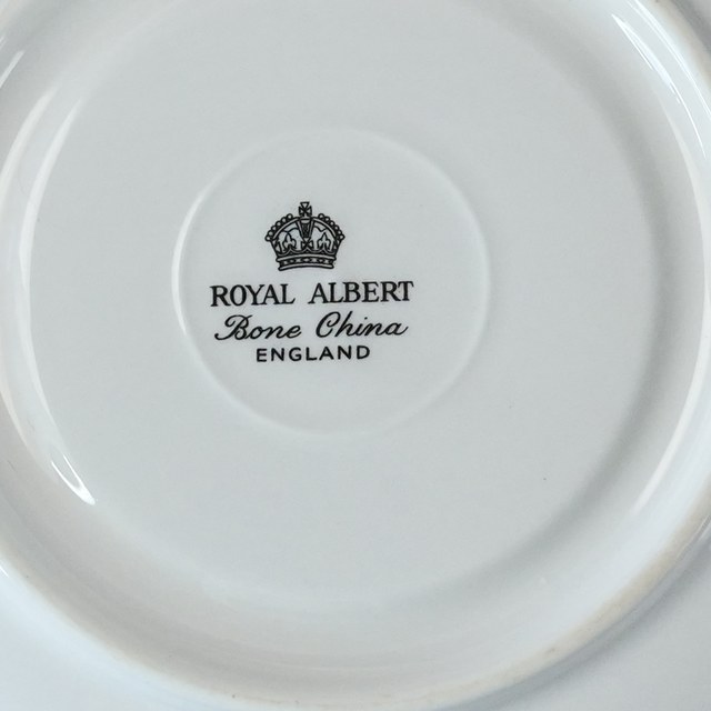 Royal Albert hand-drawn crown over ROYAL ALBERT, Bone China, England