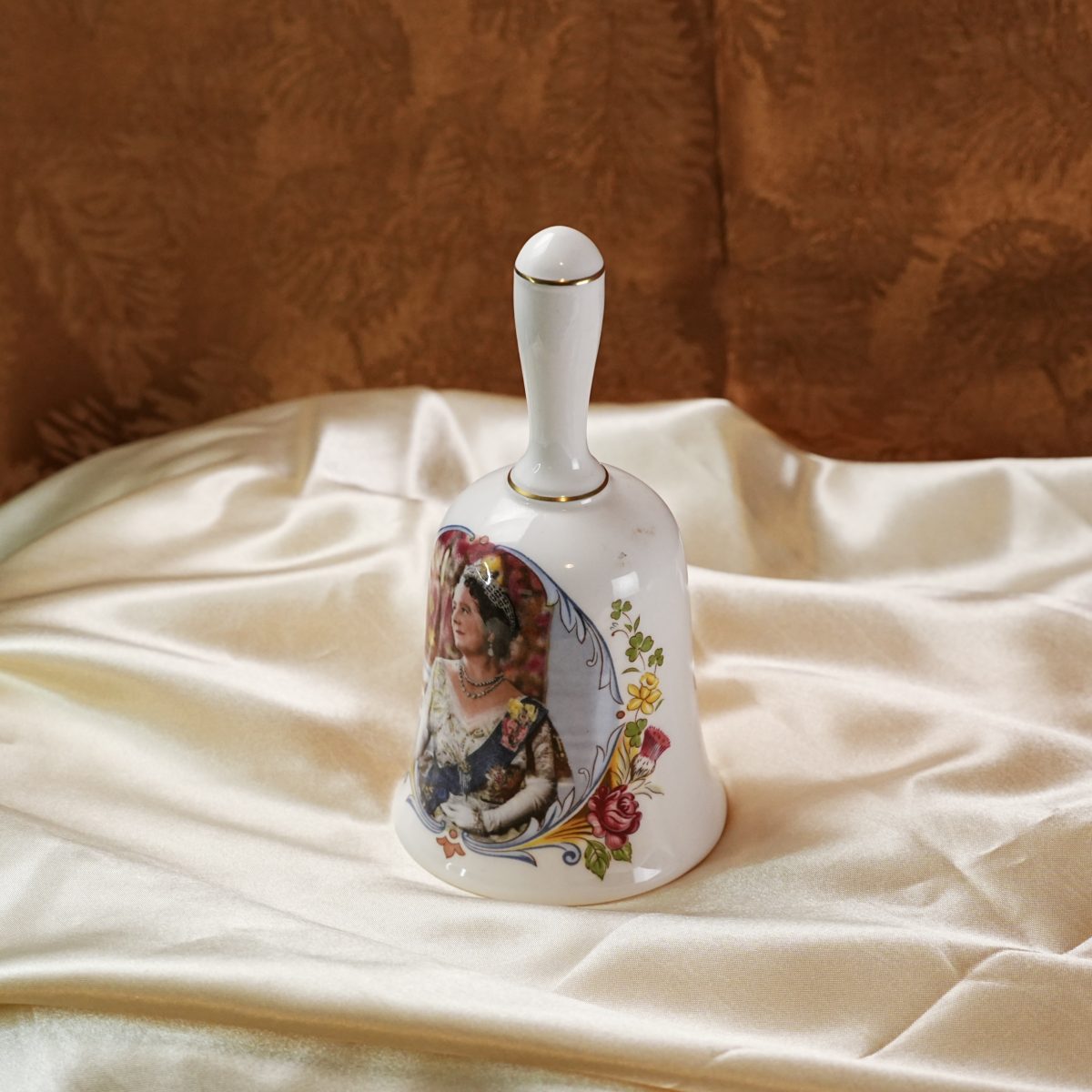 Vintage Crown Staffordshire Queen Mother Bone China Bell photo 2
