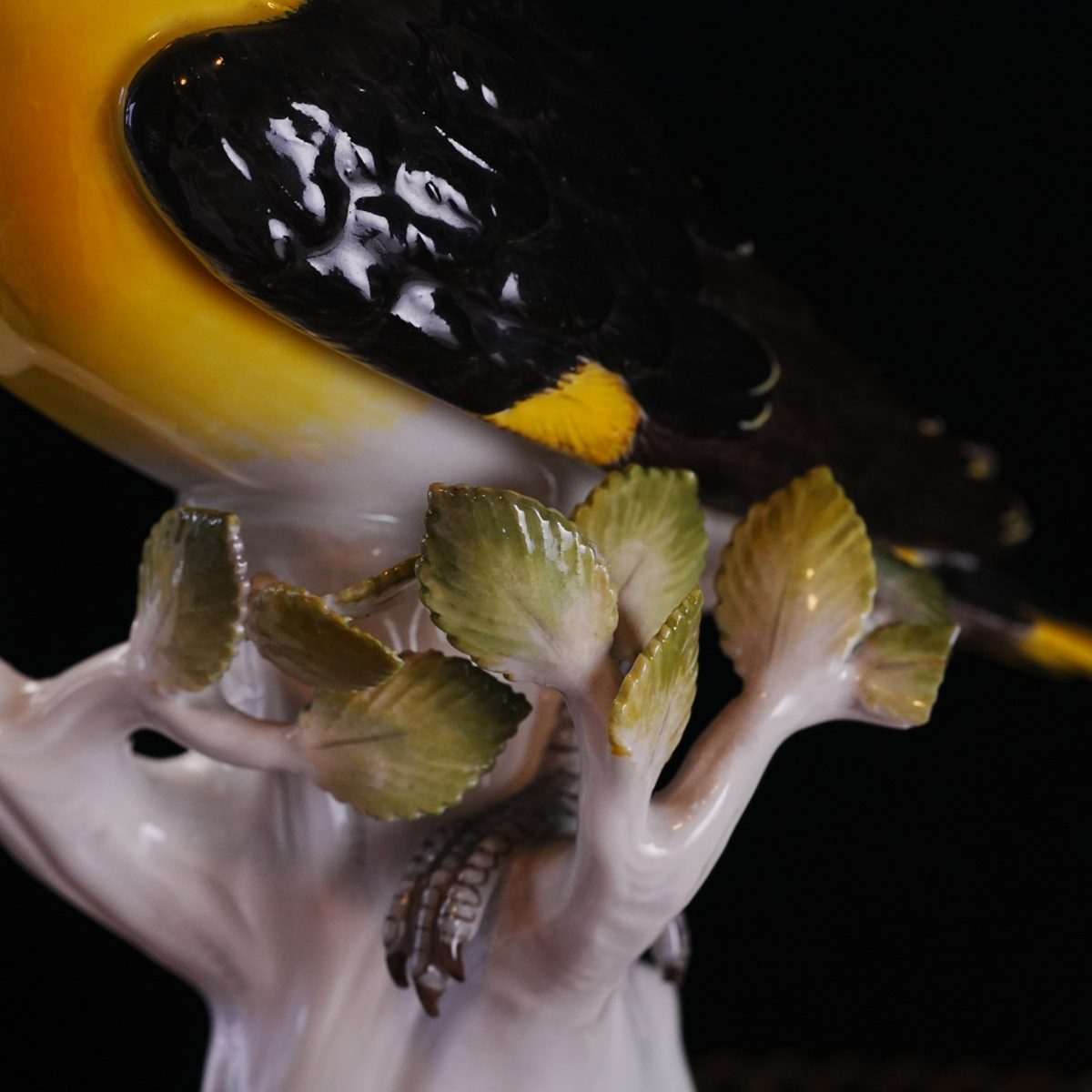 Antique Meissen Porcelain Golden Oriole Bird Figurine photo 4