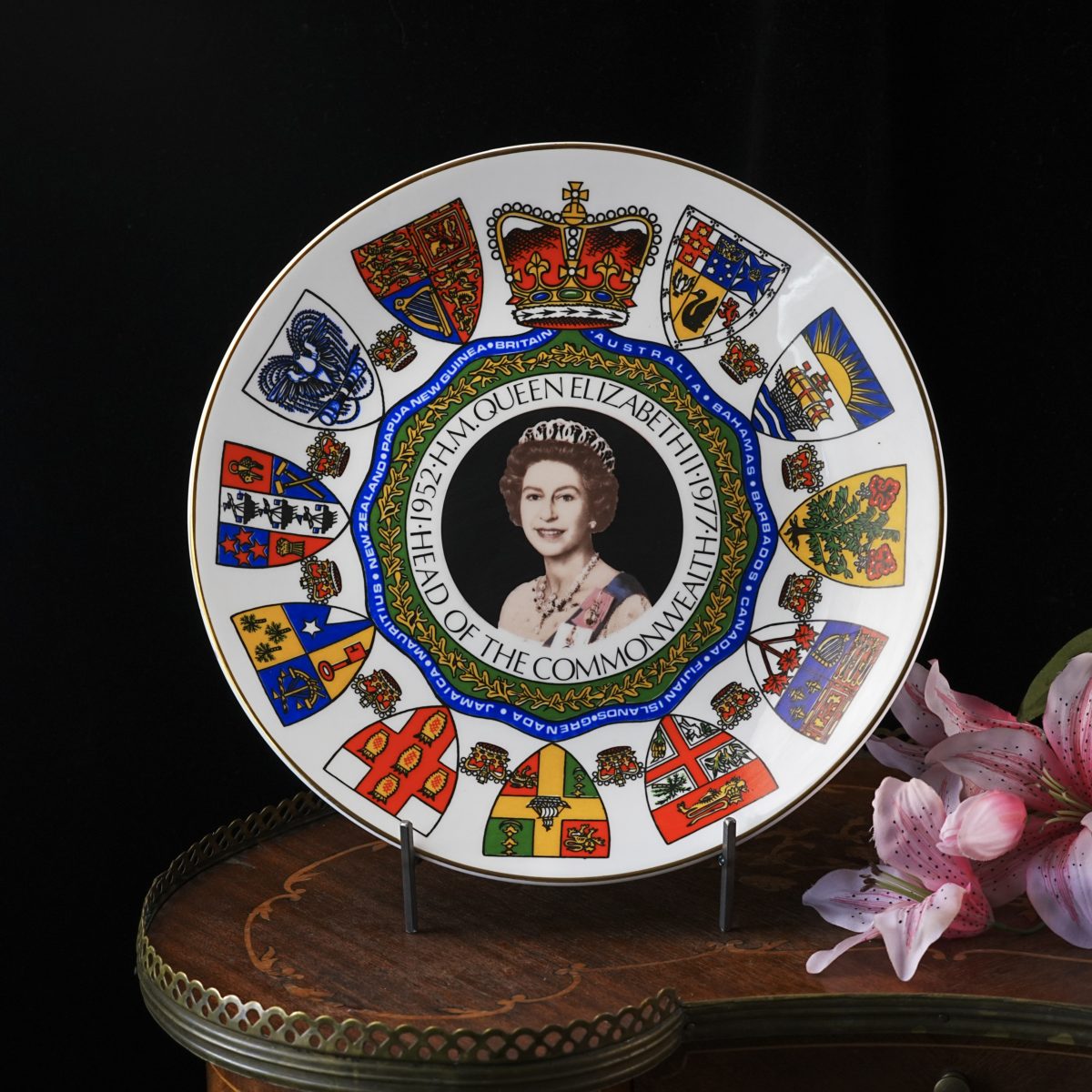 Queen Elizabeth II Silver Jubilee Plate