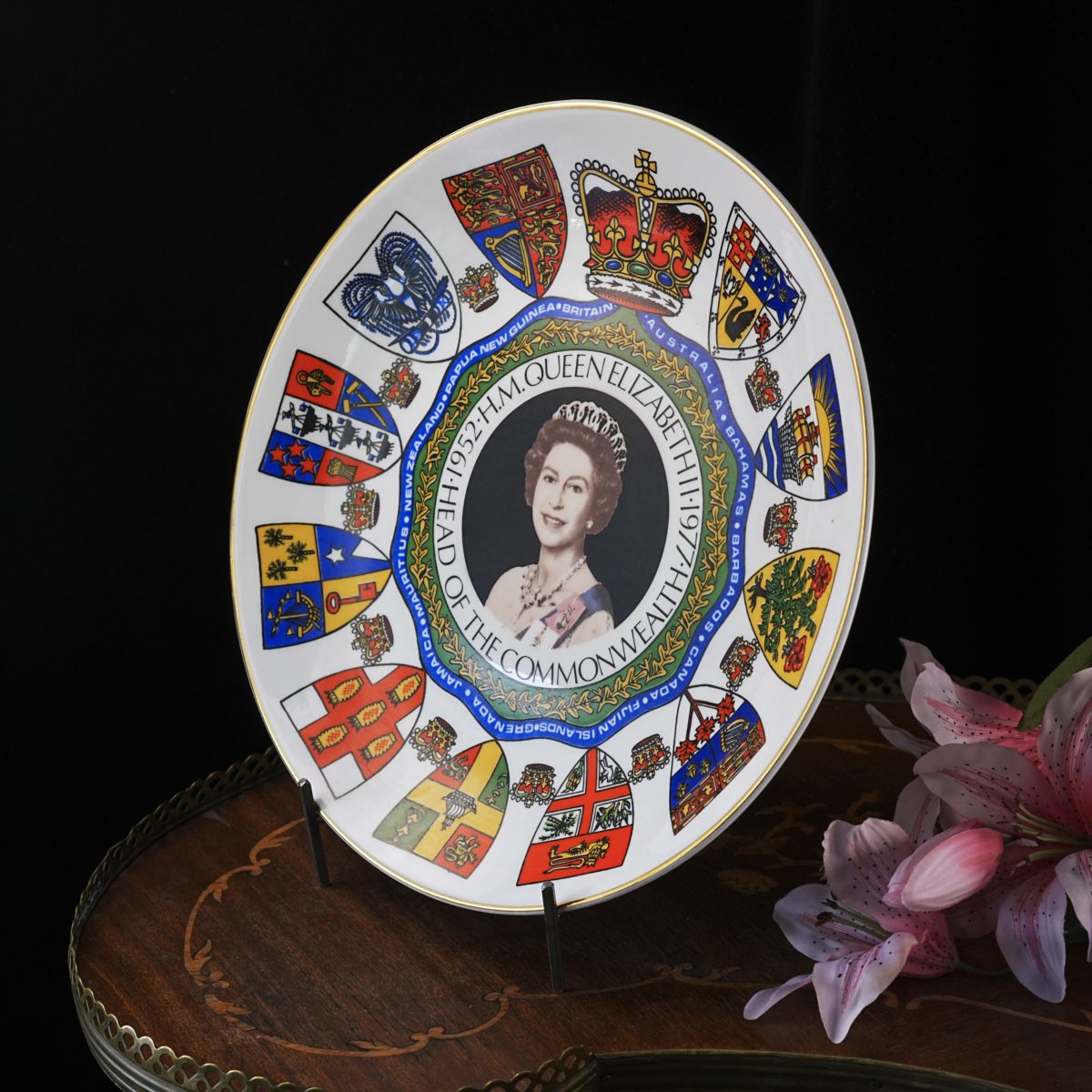 Vintage Queen Elizabeth II Silver Jubilee Plate photo 4