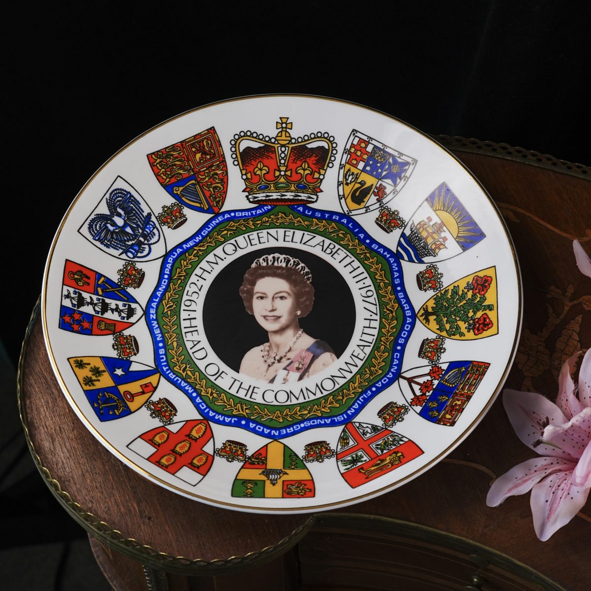 Vintage Queen Elizabeth II Silver Jubilee Plate photo 5
