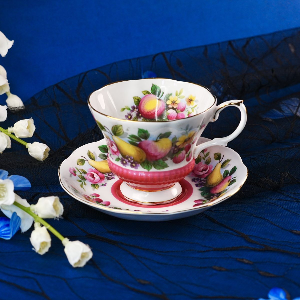 Royal Albert "Surrey" Teacup & Saucer