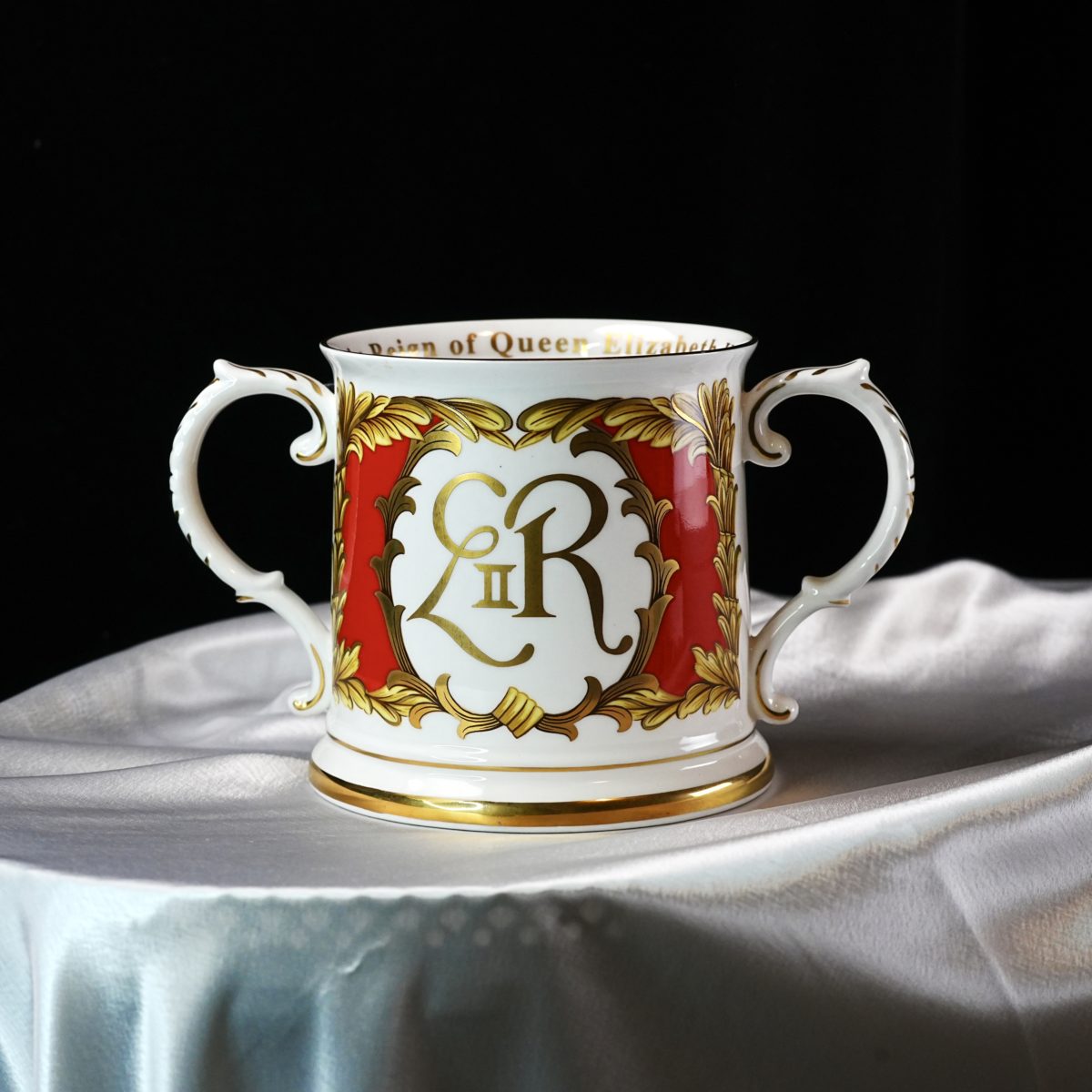 Vintage Royale Stratford Queen Elizabeth II Golden Jubilee Loving Cup photo 3