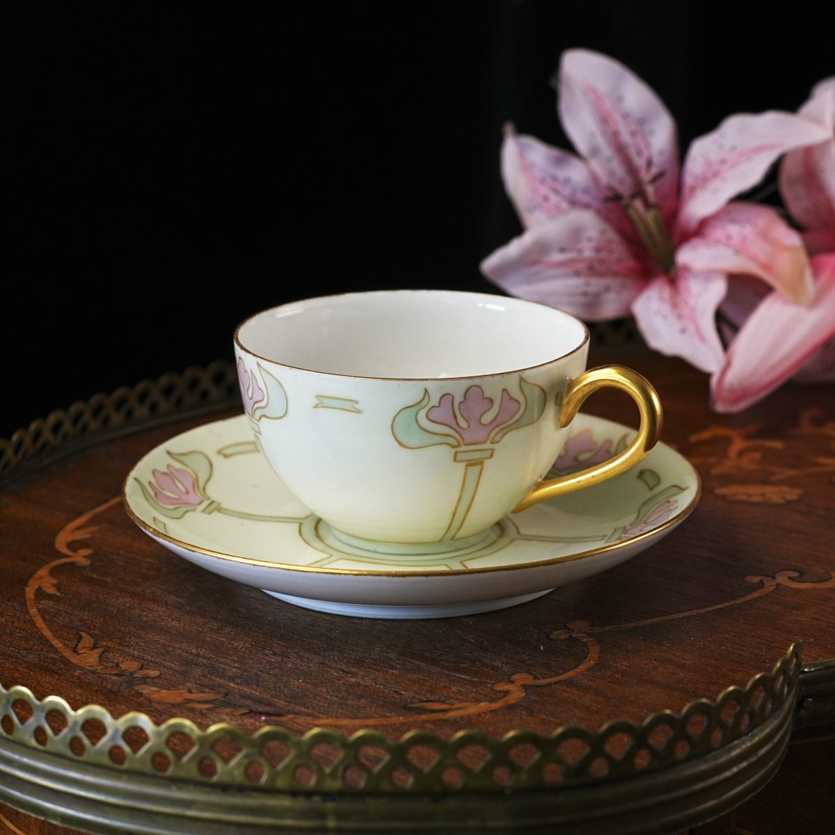 Antique Limoges Teacup & Saucer – Hand Painted Art Nouveau Pink Tulips, T&V France, Artist Signed, Coin Gold Handle, Circa 1900s–1910s
