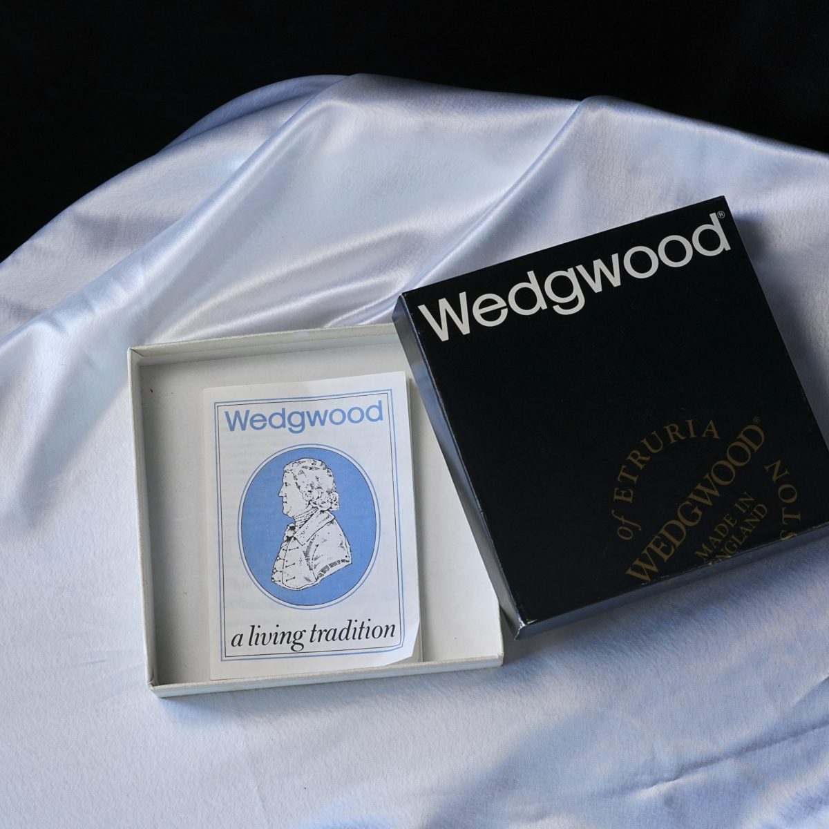 Vintage Wedgwood Pale Blue Jasperware Royal Portrait Plate photo 2