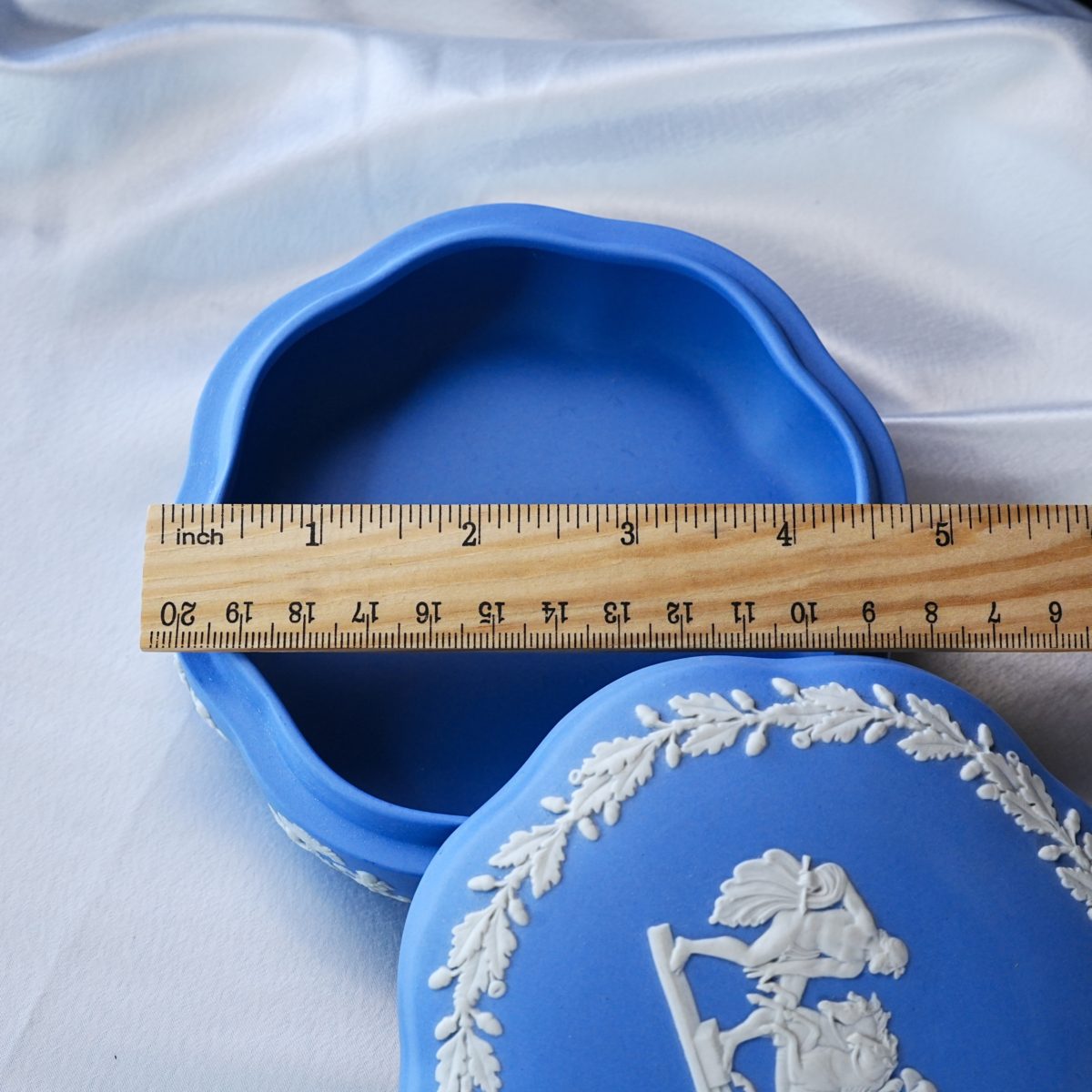 Vintage Wedgwood Pale Blue Jasperware Cherub Trinket Box photo 5