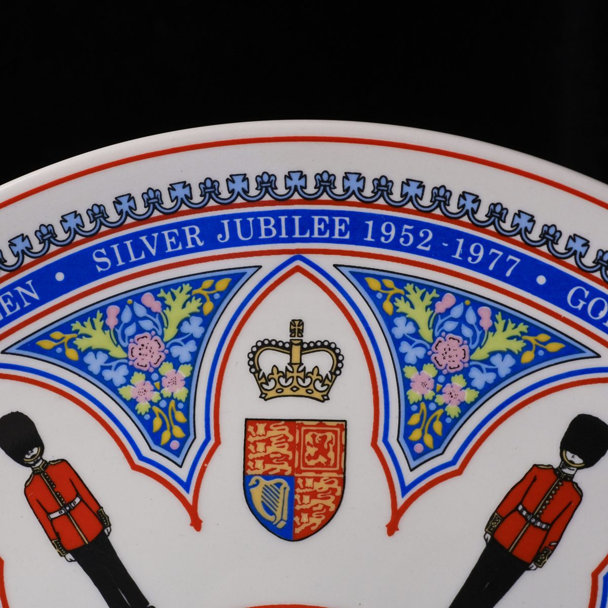 Vintage Wedgwood Queen Elizabeth II Silver Jubilee Plate photo 2