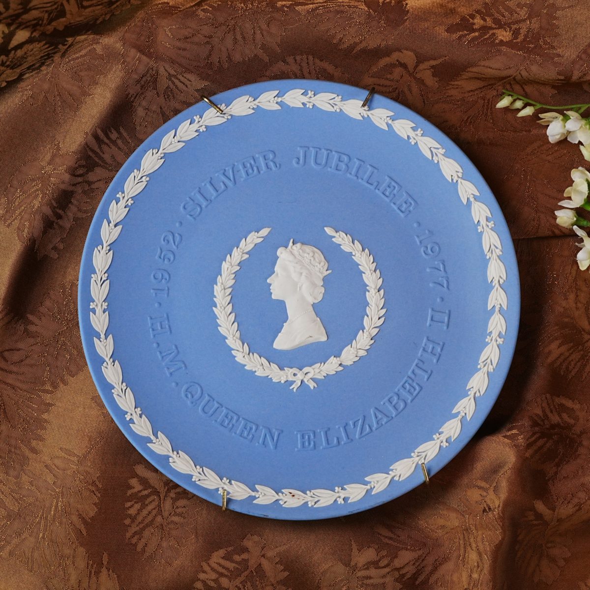 Vintage Wedgwood Blue Jasperware Silver Jubilee Plate photo 5